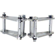 Indlæs billede til gallerivisning 2 stuks Extended Shackles suitable voor Toyota Landcruiser 73 75 40 60 Serie voor or achter