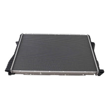 Ladda upp bild till gallerivisning, 1-rads kylare lämplig för BMW E39 E60 525i 530i 540i 1999-2006 17111436063